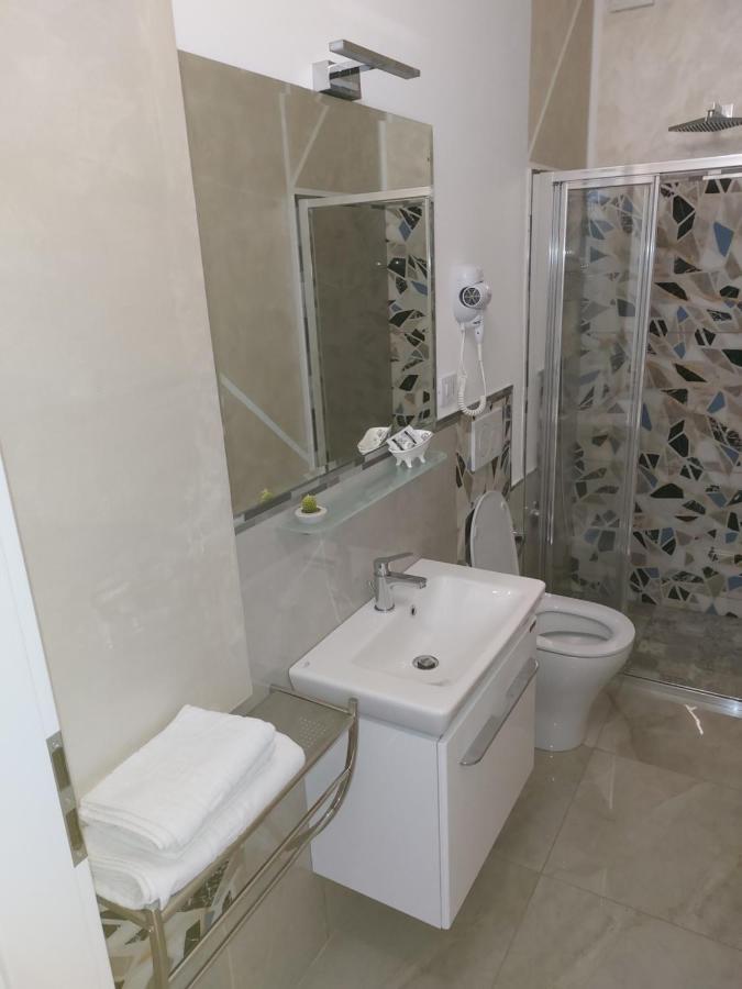 Water Lily Apartment Studio 2 Free Parking- Self Check-In Oradea Bagian luar foto